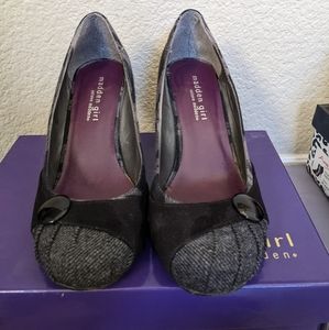 Woman's shoes low heel